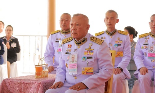 ข้าร่วมพิธีสมโภชและพิธีเปิดแพรคุมป้ายพระบรมธาตุเจดีย์ไตรรัตนะวชิรสิรยารักษ์