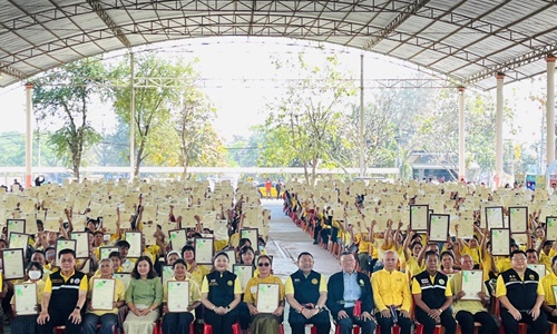 ร่วมพิธีมอบโฉนดเพื่อการเกษตร ของสำนักงานการปฏิรูปที่ดินจังหวัดหนองบัวลำภู โดยรัฐมนตรีช่วยว่าการกระทรวงเกษตรและสหกรณ์ (นายอิทธิ ศิริลัทธยากร)